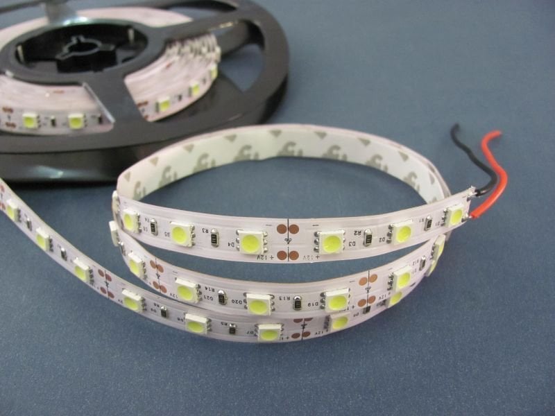 12 VOLT İÇ MEKAN BEYAZ 3 ÇİP ŞERİT LED