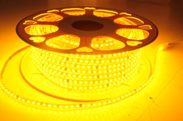 220 VOLT 10 CM DE BİR KESİLEBİLEN AMBER ŞERİT LED